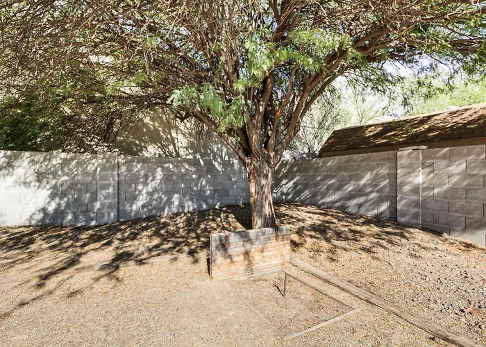 8 Mi To Linda Vista Trail: W/ Patio Holiday home
