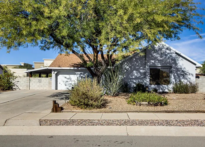 8 Mi To Linda Vista Trail: W/ Patio *