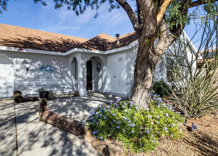 8 Mi To Linda Vista Trail: W/ Patio Holiday home *